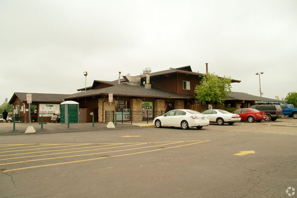 Southmoor Golf Club Bar & Grill - Real Estate Listing Photo